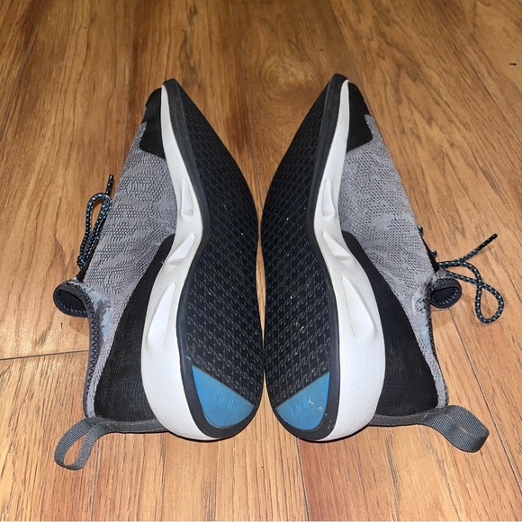 HUK-Gray and Black Low-Top Athletic Shoes with Two-Tone Design - Picture 6 of 6